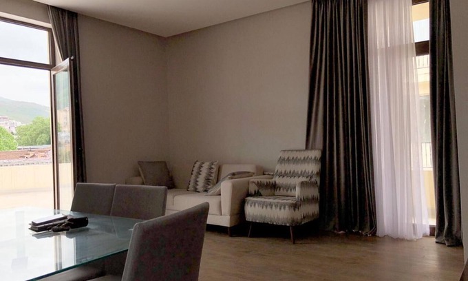 Tbilisi Apartment | Luxury apartment on av. Melikishvili with huge balcony, city center