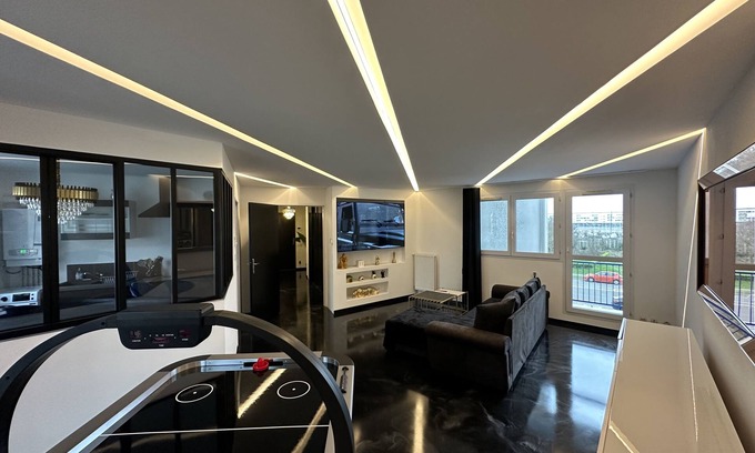 Port Apartment | Luxury Apartment - Sea View - Jacuzzi - Balcony