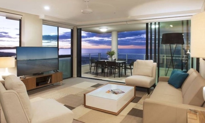 Coolangatta Apartment | Luxury Apartment with amazing views!