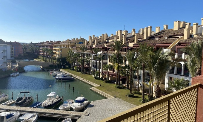 Sotogrande Apartment | Luxury apartment with lovely views over Marina