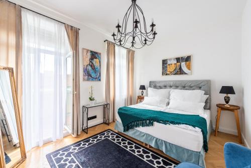 Petrska ctvrt Apartment | Luxury apartment with a balcony and a terrace