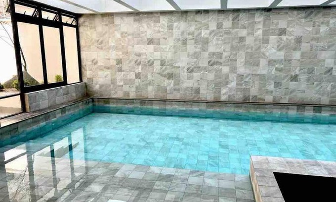 La Carolina Apartment | Luxury apartment with balcony and view