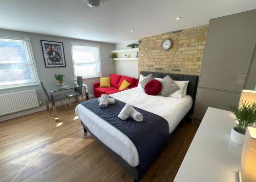 Mill Road Apartment | Luxury Apartment with King-size Bed in Central Cambridge - Walk to Station and City Centre