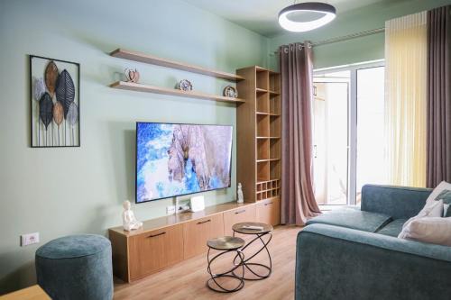 Tirana Apartment | Luxury Apt in Kaimi Residence Complex WiFi AC