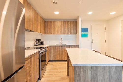 Fenway–Kenmore Apartment | Luxury Apt with Sky Terrace