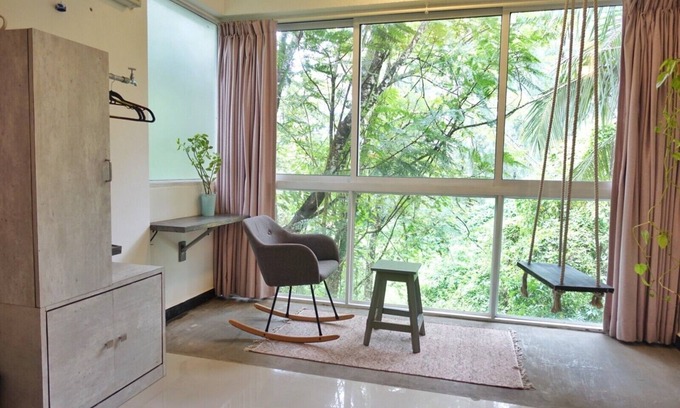 Siolim Apartment | Luxury Art-themed Apartment: The Graffiti Suite