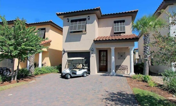 Villa Lago House | Luxury at 2,000+ SqFt! Baytowne and Pool! Golf Cart! Pond View! - Poppy's Place