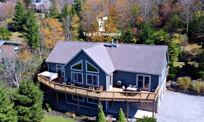Snowshoe Cabin | Luxury at Snowshoe | Jacuzzi Mountain Views + Arcade