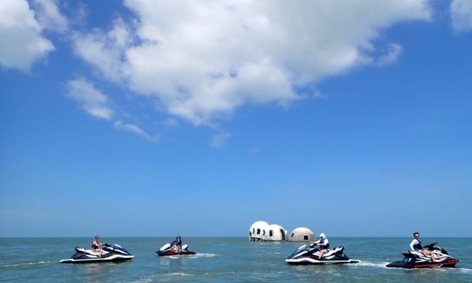 Marco Island Villa | Luxury awaits - relaxed beachfront villas - 2 restaurants, a BBQ area & 3 pools.