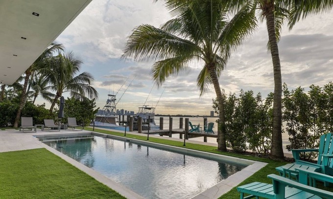 North Bay Village Villa | Luxury Bayfront Villa with Heated Pool & Hot tub