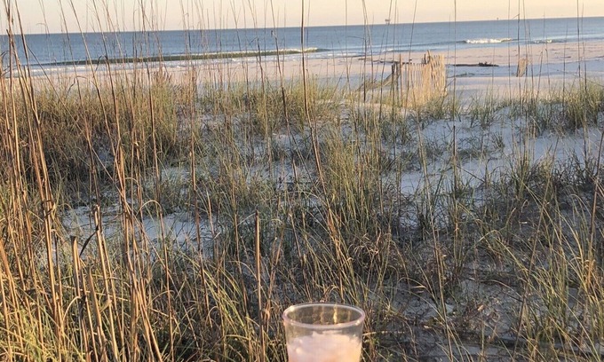 Fort Morgan House | LUXURY BEACH APARTMENT! BEACH, BAY &POOL SLEEPS 4!