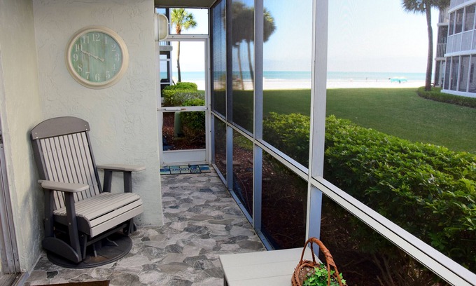 Siesta Key Condo | LUXURY BEACH CABANA ON SIESTA KEY!