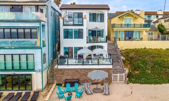 Oceanside House | Luxury Beach House Sleeps 8 sandy private beach 4 Bath 2 Kitchens Garage & More