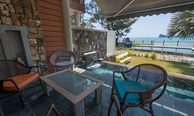 Bain Boeuf Apartment | Luxury beachfront duplex, Coin de Mire view/3Bedrooms, 2 swimming pool !