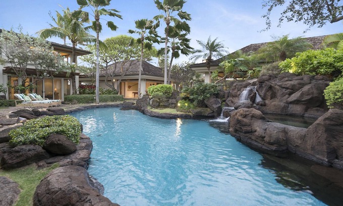 Kailua House | Luxury Beachfront Estate w/Pool, Spa, AC, Sauna & More: Kailua's Kai Moena