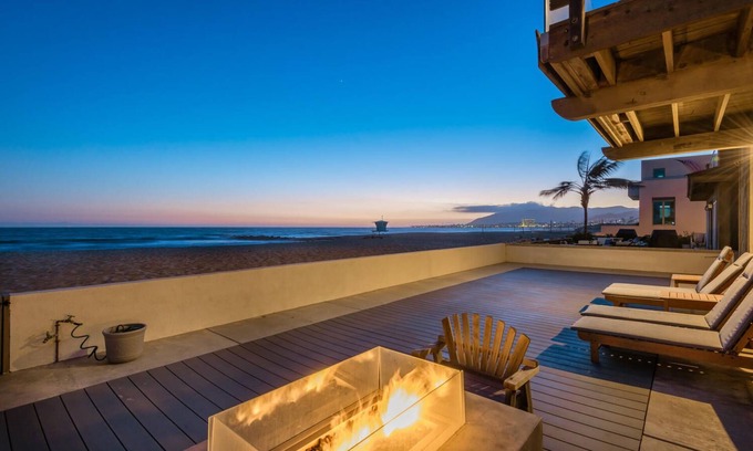 Pierpont Bay House | Luxury Beachfront - Pool, Gym & Sunset Deck