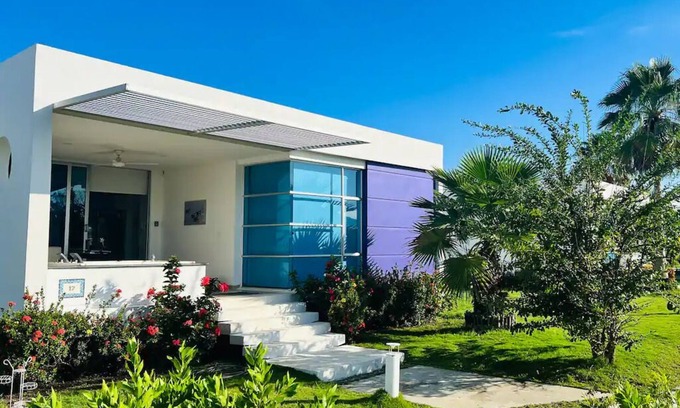 Tubara Villa | Luxury Beachfront Villa with Jacuzzi near Cartagena