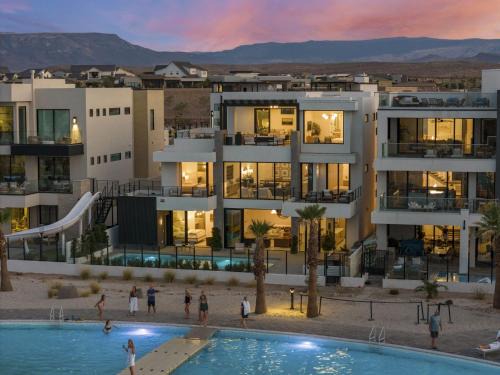 St. George House | Luxury Beachside home