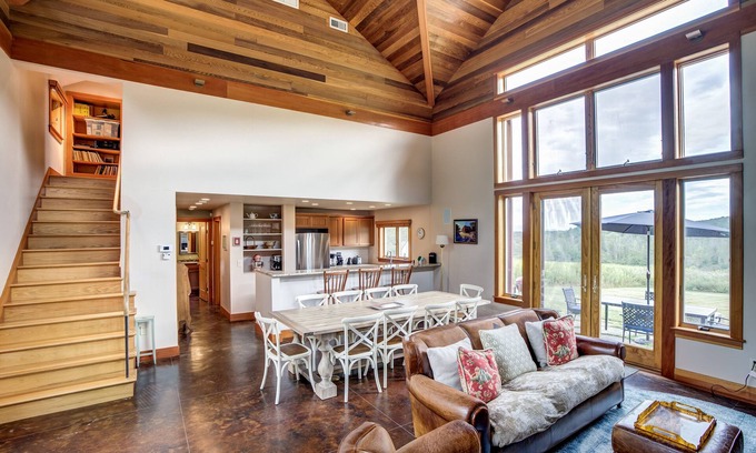 Richmond Villa | LUXURY BERKSHIRES RETREAT - Family Compound! - 2 separate but attached homes!