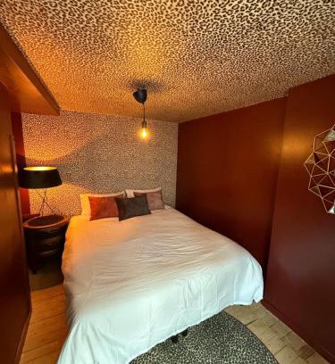 Schipperskwartier Apartment | LUXURY Boudoir Suites