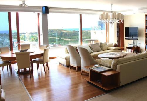 Rishon LeTsiyon Apartment | Luxury Breathtaking Seafront Penthouse Duplex