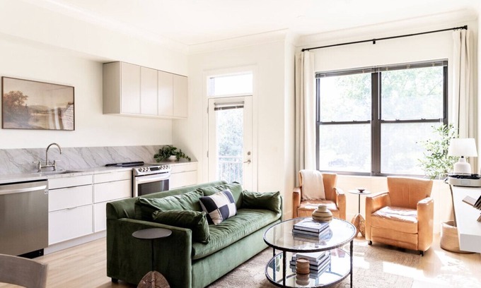 Hillsboro Village Condo | Luxury by Music Row, Belmont & Vanderbilt + FREE Parking