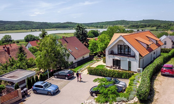 Tihany Apartment | Luxury by the Inner Lake - Cozy studio with sauna in charming Tihany