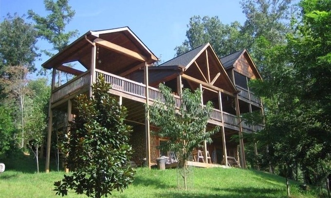 Blue Ridge Cabin | Luxury Cabin, Breathtaking View located in the Aska Adventure area.