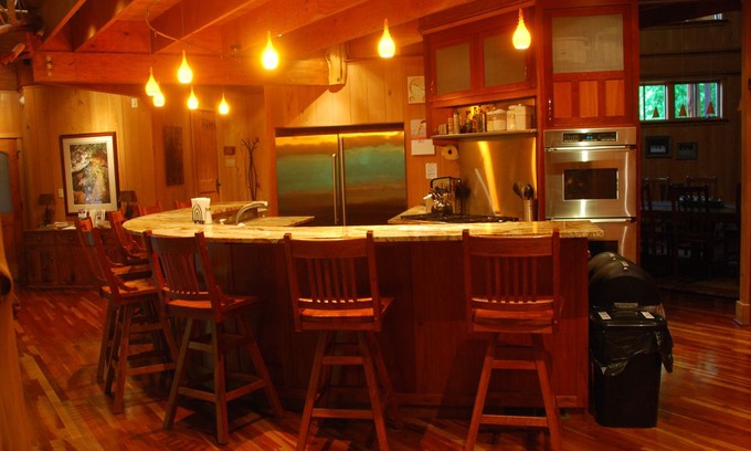 Ponca Cabin | Luxury Cabin for 20 in the Ozarks near the Buffalo River in Arkansas