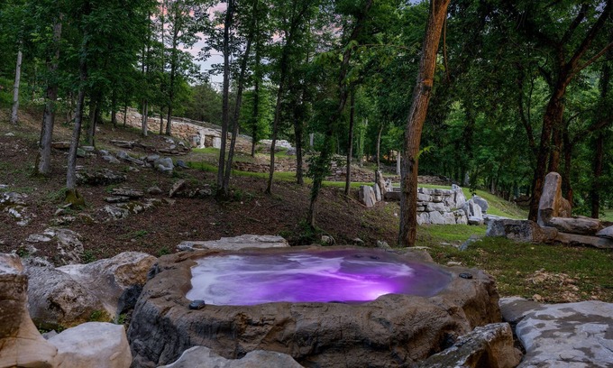 Marshall House | Luxury Cabin - Hot Tub, Firepit by Buffalo River