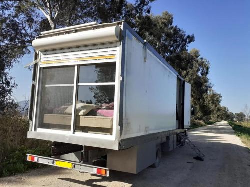 Bruchim Qela' Alon House | Luxury caravan truck in the Golan Heights