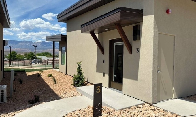 La Verkin House | Luxury Casita, near Zion National Park
