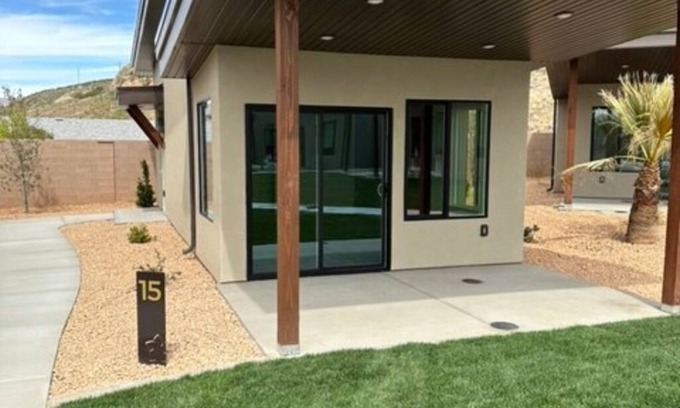 La Verkin House | Luxury Casita, near Zion National Park