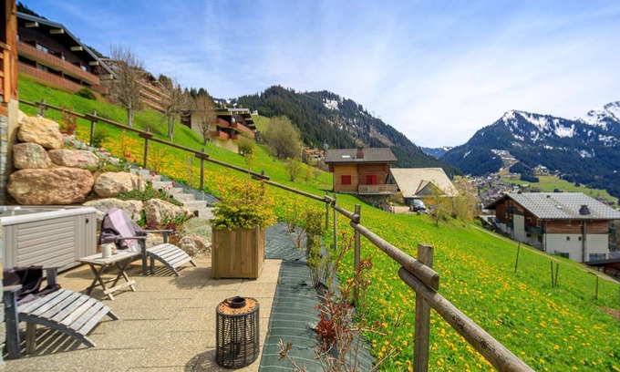 Chatel Ski Chalet | Luxury chalet for 12 people - close to slopes and centre