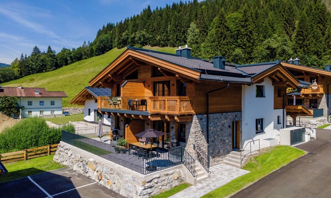 Wagrain Ski Chalet | Luxury chalet with sauna right by the ski lift