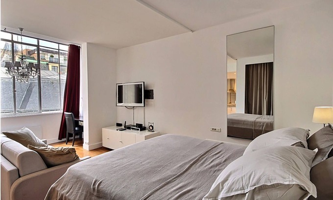 8th Arrondissement Apartment | Luxury Champs Elysee Studio Loft