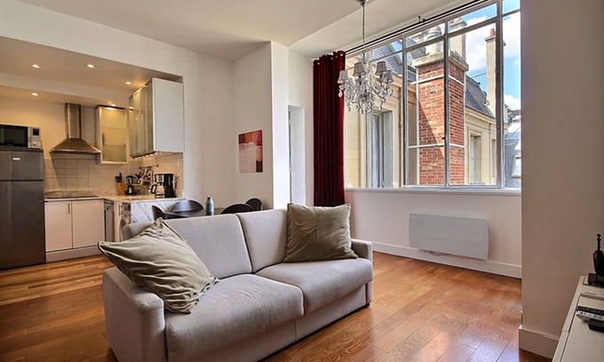 8th Arrondissement Apartment | Luxury Champs Elysees Studio Loft