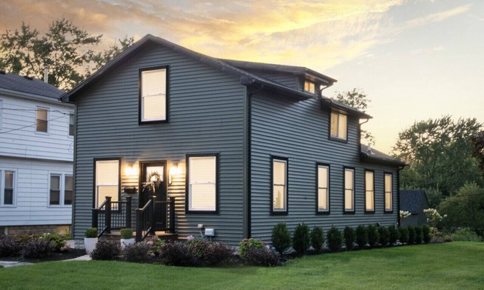 Perrysburg House | Luxury & Charm in Downtown Perrysburg!