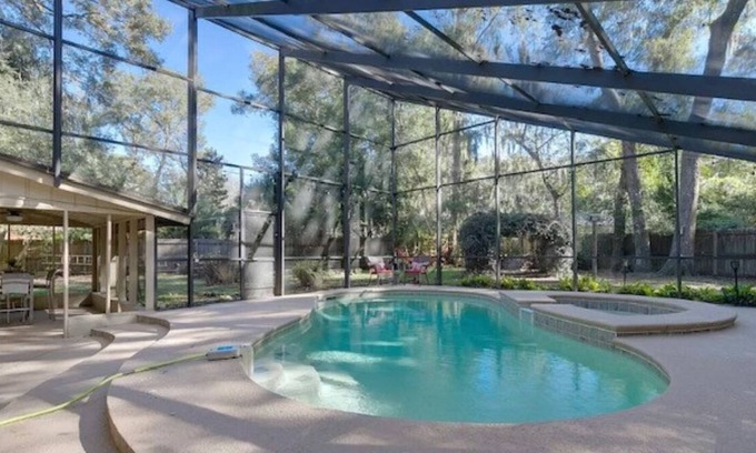 East Arlington House | Luxury Coastal Home 8 min drive to Jacksonville beaches TPC Sawgrass/MayoClinic