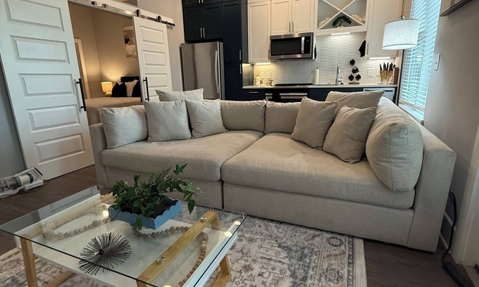 North Decatur Apartment | Luxury Comfort in Heart of Atlanta - Walk to Everything!