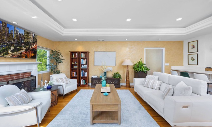 Westchester House | Luxury Comfort - Near LAX & West LA Hotspots