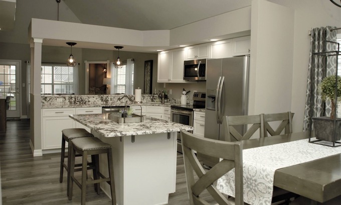 Table Rock Condo | Luxury Condo, 2 pools, hot tub, near Table Rock lake and attractions