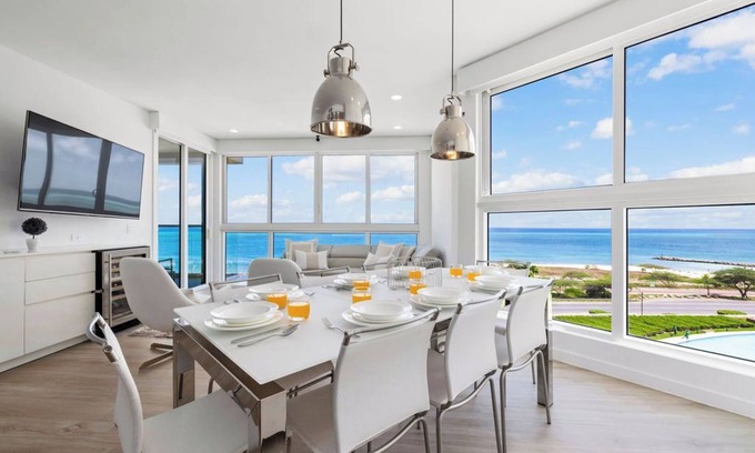 Noord Condo | Luxury Condo facing the Ocean