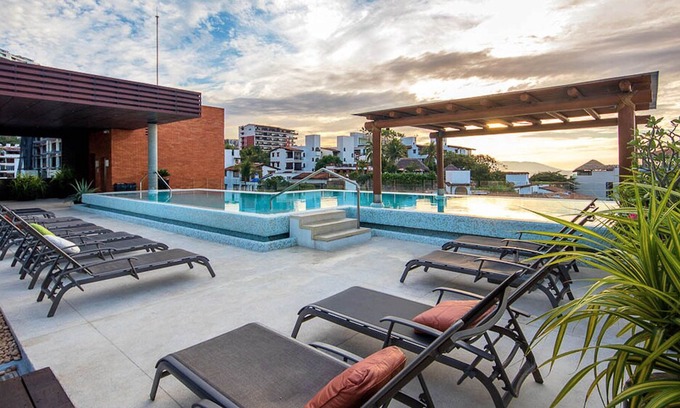 Romantic Zone Condo | Luxury Condo in Old Town, 2 Blocks from the Beach