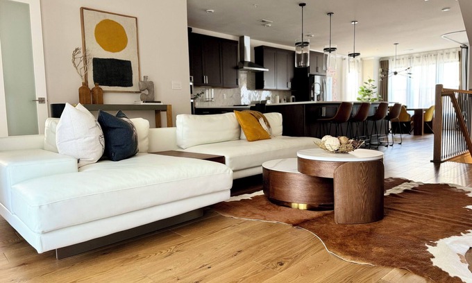 Chantilly Condo | Luxury Condo near Dulles Tech Corridor