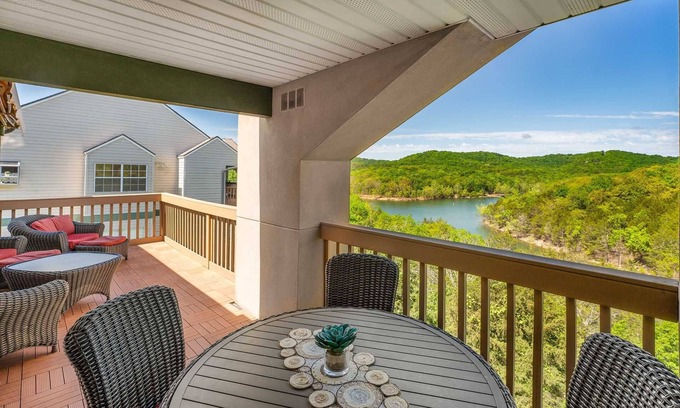 Indian Point Condo | Luxury Condo next door to Silver Dollar City, Incredible Lake Views from the Deck! | 9-5