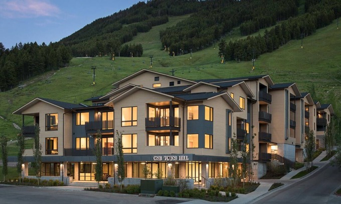 Jackson Condo | Luxury condo on Snow King Mountain near Town Square