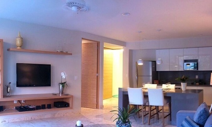 Downtown Condo | Luxury Condo, Roof Top Swimming Pool