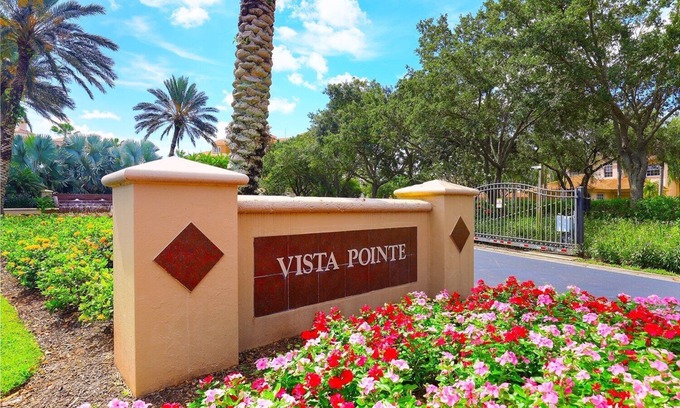 Vineyards Condo | Luxury condo with Beautiful Lake and Golf Course in Vineyards Community