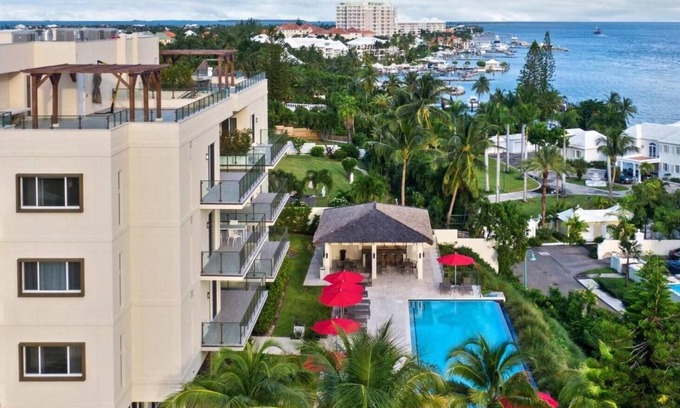 Paradise Island Condo | Luxury Condo with spectacular amenities on Paradise Island